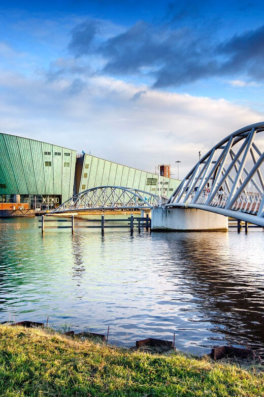 Amsterdam: 1-Hour Canal Cruise & NEMO Science Museum - Practical details that affect your experience