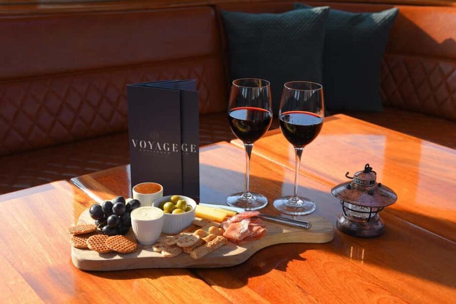 Amsterdam: 2-Hour Luxury Canal Cruise with Snacks & Drinks - The 2-hour timing that actually works in Amsterdam