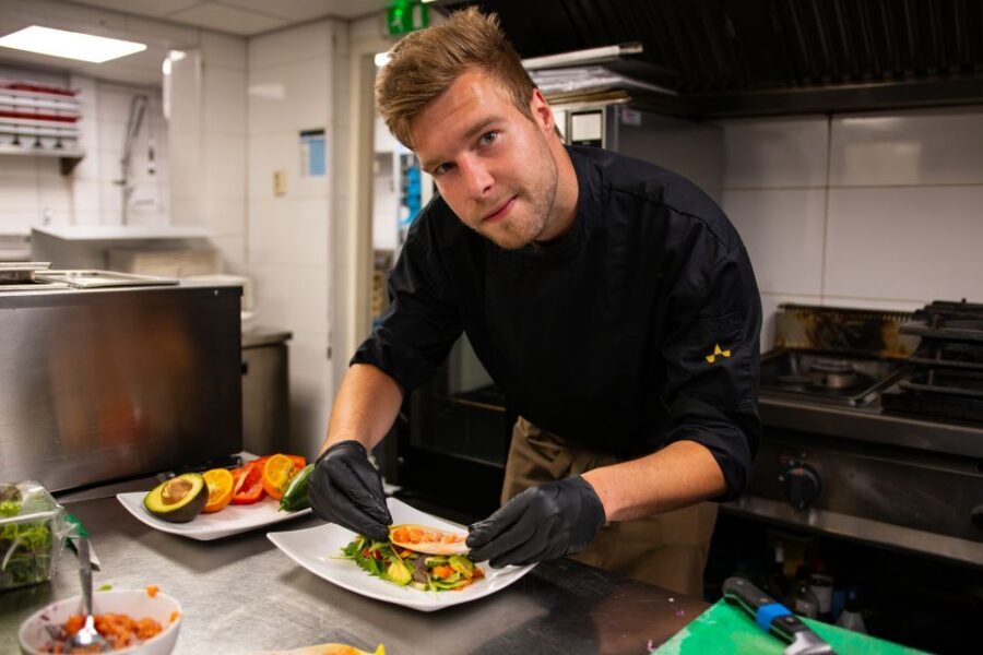 Amsterdam: 3 Course Dinner in the Dark - Your 2 hours in sequence: amuse bouche, then the 3 courses