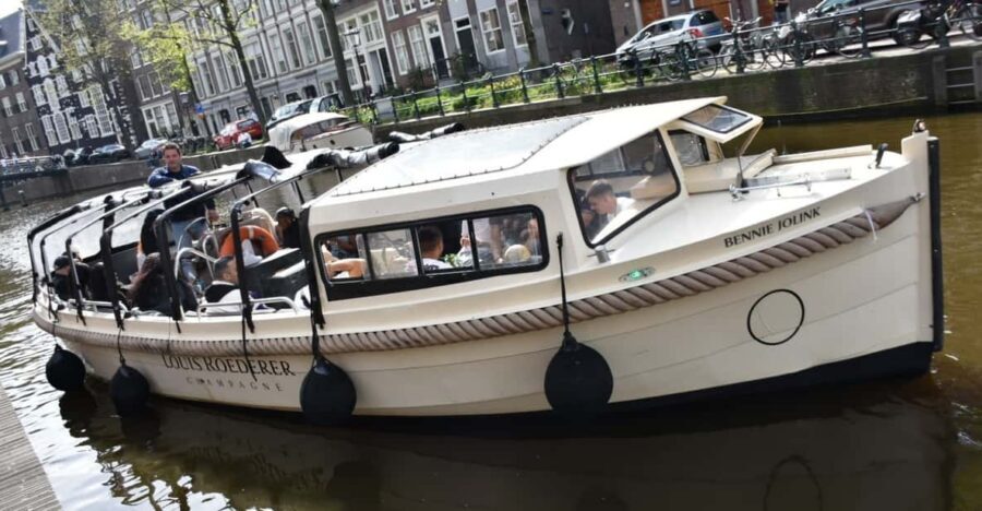 Amsterdam: 420 Smoke-Friendly Boat Tour - Key points I’d focus on
