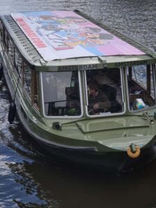 Amsterdam: 420 Smoke-Friendly Boat Tour - Finding the White Covered Boat and Boarding Smoothly