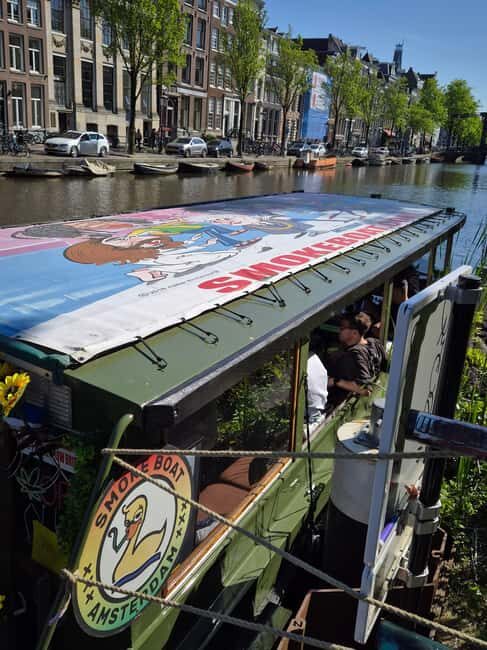 Amsterdam: 420 Smoke-Friendly Boat Tour - The 1-Hour Route: From Red Light District Canals Back Again