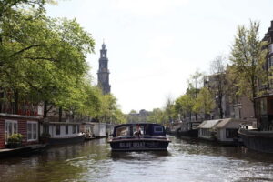Amsterdam: 75 Minute City Canal Cruise with Audio Guide - Pick Your Language: Audio Guide Stories in 19 Languages