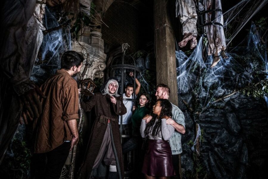 Amsterdam: Amsterdam Dungeon Entrance Ticket - 500 years of Amsterdam’s worst decisions (with witches and inquisitors)