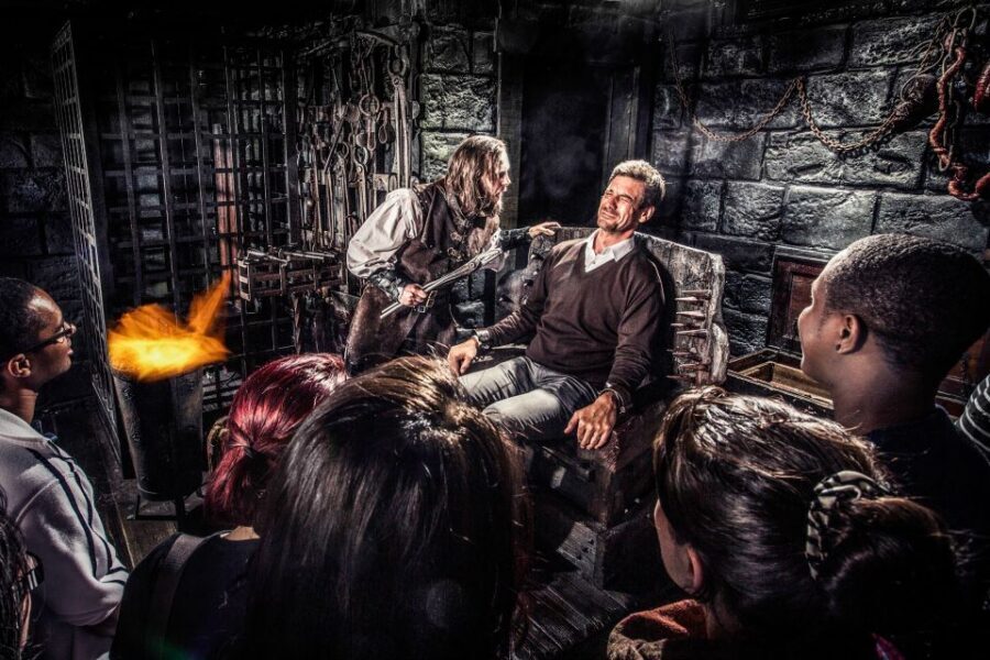 Amsterdam: Amsterdam Dungeon Entrance Ticket - Timing and planning: fitting the Dungeon into your Amsterdam day