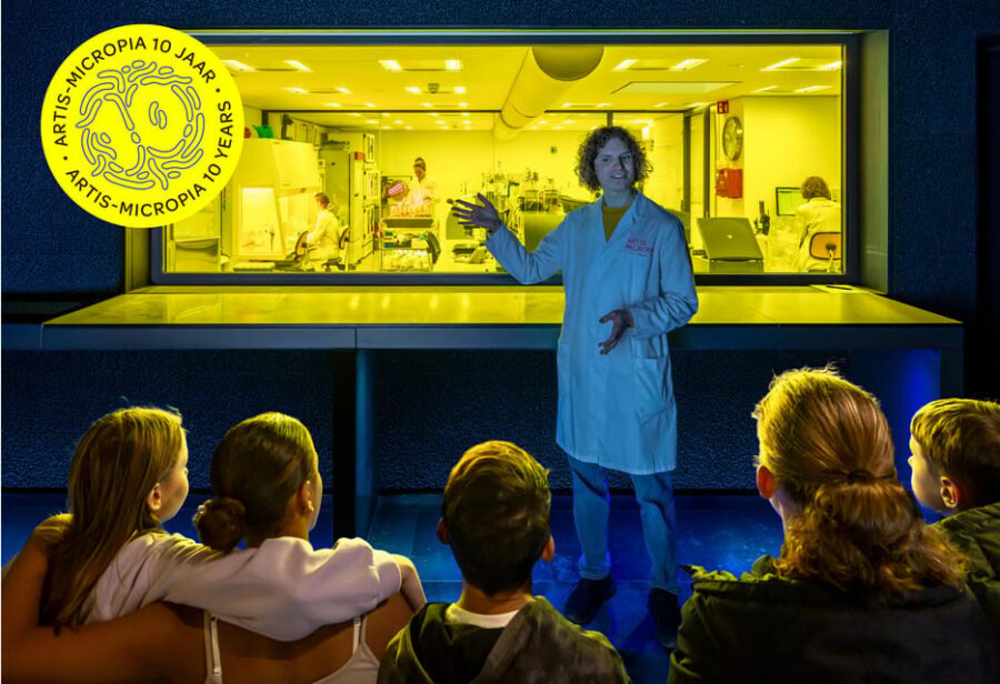 Amsterdam: Artis Royal Zoo & ARTIS-Micropia Combo Ticket - Otters, red pandas, and the small-clawed otter habitat