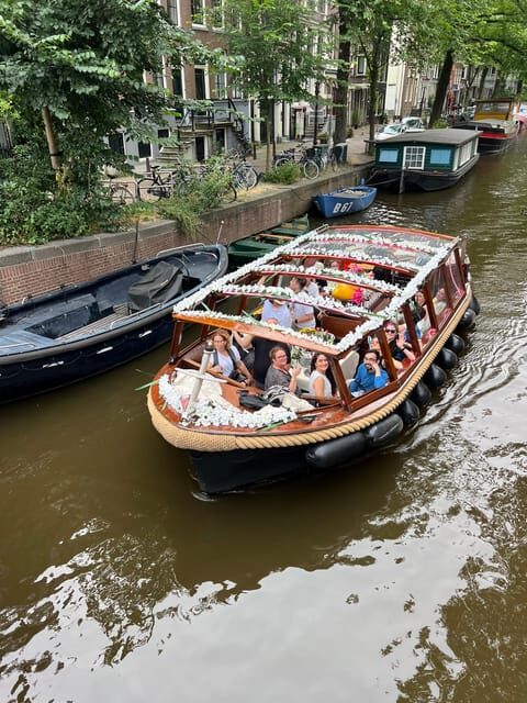 Amsterdam: Boat Tour with Optional Unlimited Drinks - Unlimited beer and wine, plus disco mood lighting