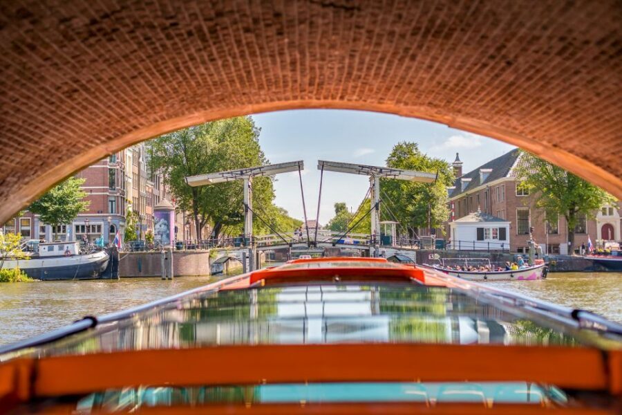 Amsterdam: Body Worlds Exhibition and Canal Cruise - The Happiness Project: why this Body Worlds visit feels different