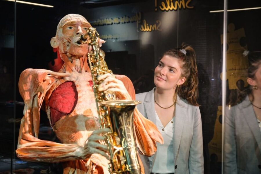 Amsterdam: Body Worlds Exhibition and Canal Cruise - 200+ authentic specimens and what you’re actually seeing