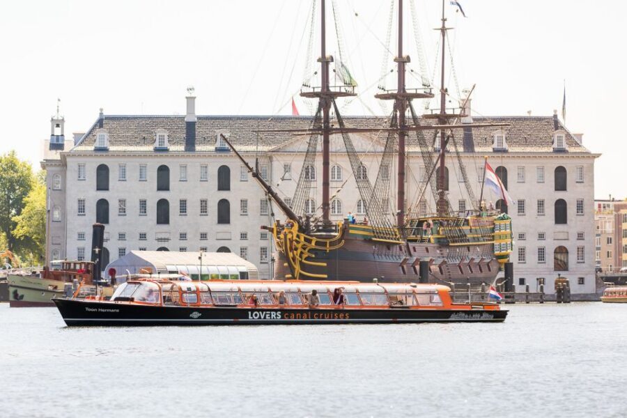 Amsterdam: City Centre Canal Cruise including Audioguide - The audioguide: 19 languages that make the canals click