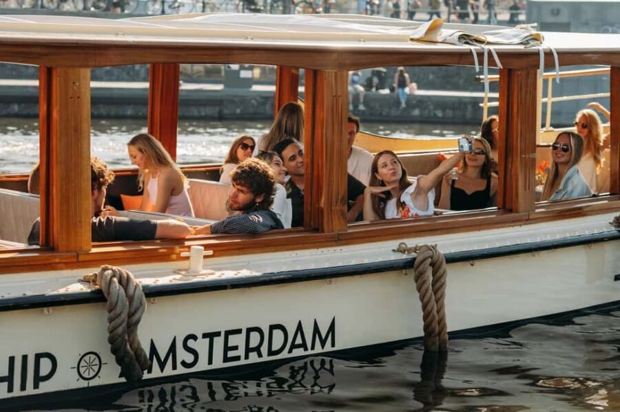 Amsterdam: Classic Saloon Boat Cruise with Cheese & Wine - Skinny Bridge and the Amstel River: the photo spot that feels real