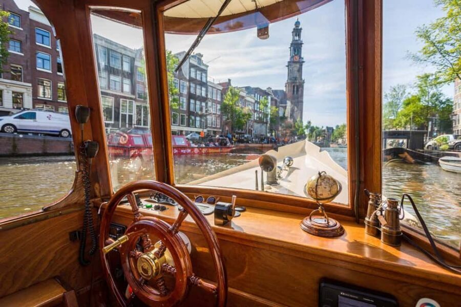 Amsterdam: Classic Saloon Boat Cruise with Cheese & Wine - A guided cruise that doesn’t talk at you