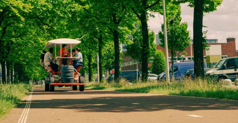 Amsterdam: Dutch Beer Bike Blast Tour with Onboard Bar - Key Things That Make This Tour Fun (and Different)