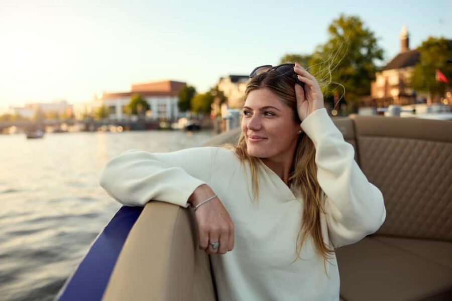 Amsterdam: Evening Candle Light Cruise With Wine & Cheese - Why Amsterdam’s canals feel different with candlelight