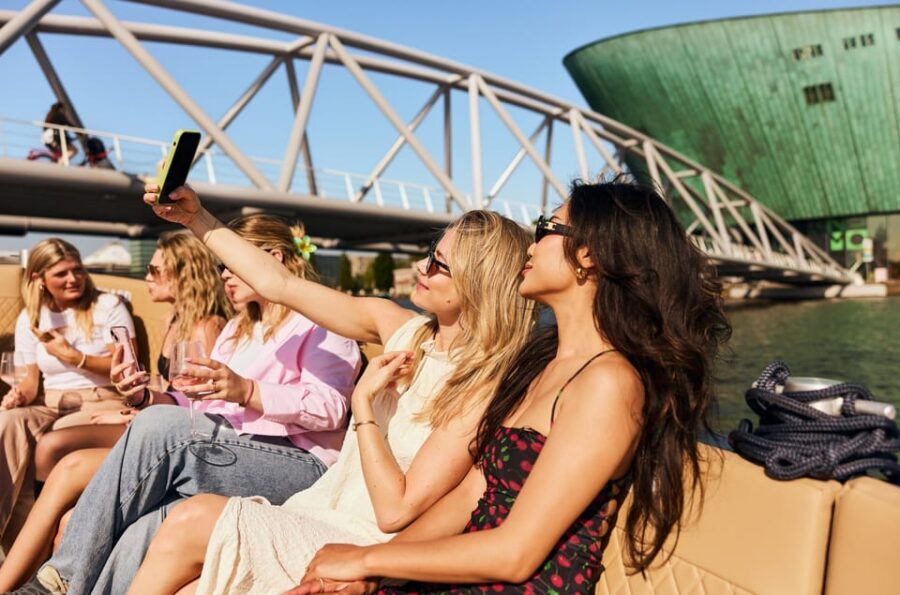 Amsterdam: Evening Candle Light Cruise With Wine & Cheese - What you’re really paying for: wine, beer, soda, and Dutch cheese