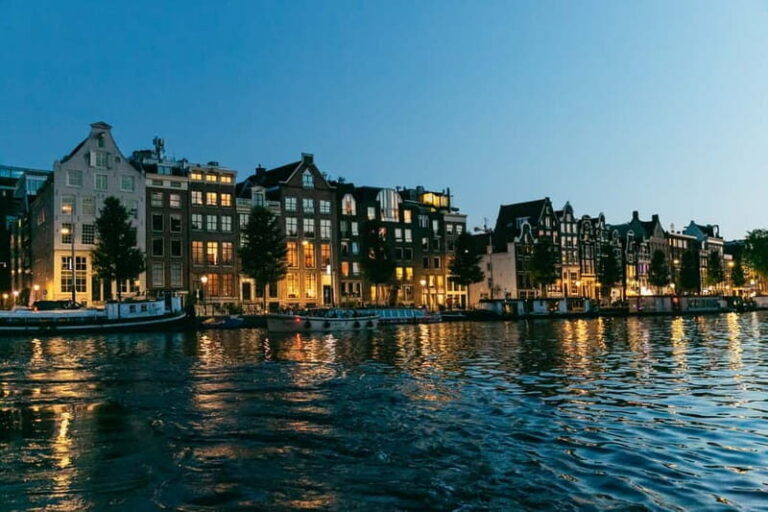 Amsterdam: Evening Cruise with Optional Wine and Snacks - The 90-minute Amsterdam-at-night cruise that gives you bearings fast