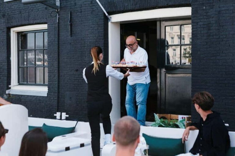Amsterdam Evening (Sunset) Canal Cruise w/ optional drinks - The 1-hour sunset canal cruise: what the timing really means