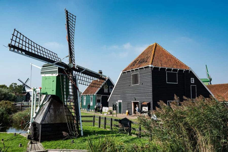 Amsterdam: Experience Zaanse Schans Windmills & Cheese Farm - Cheese farm experience: the live demo, tastings, and the Henri Willig discount