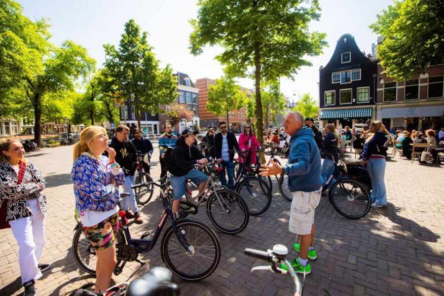 Amsterdam: Explore the City Highlights by Bike - Crossing Magere Brug: the skinny bridge moment