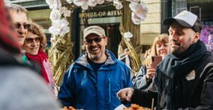 Amsterdam: Food and Culture Walking Tour with Tastings - Finding your start point at Vijzelstraat and the Flower Market