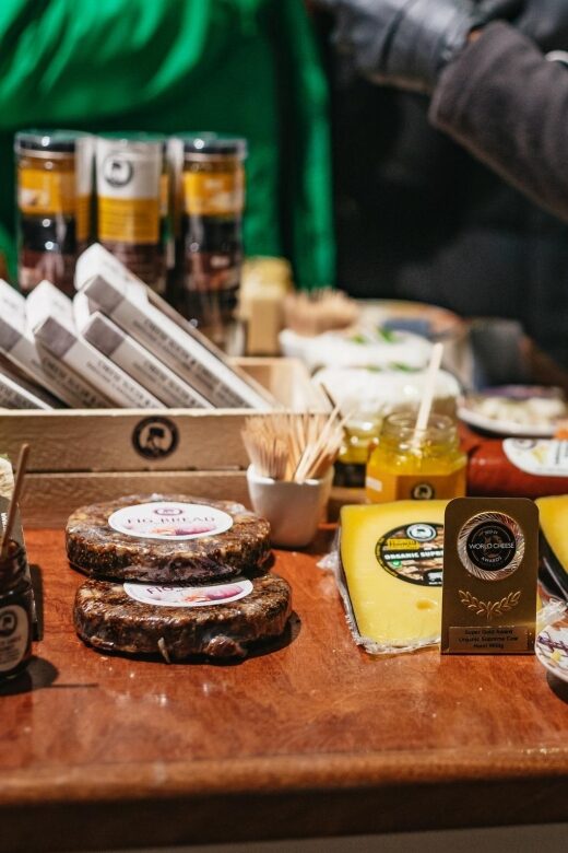 Amsterdam: Food and Culture Walking Tour with Tastings - Begijnhof, the Royal Palace area, and Westerkerk by foot