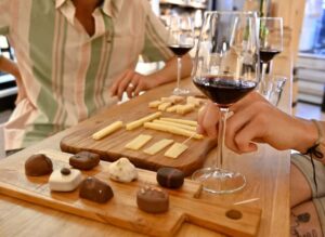 Amsterdam: Food Tour with Drinks by Spui, Canals and Jordaan - Starting at Gastrovino: Cheese, Welcome Sips, and a Quick Settle-In