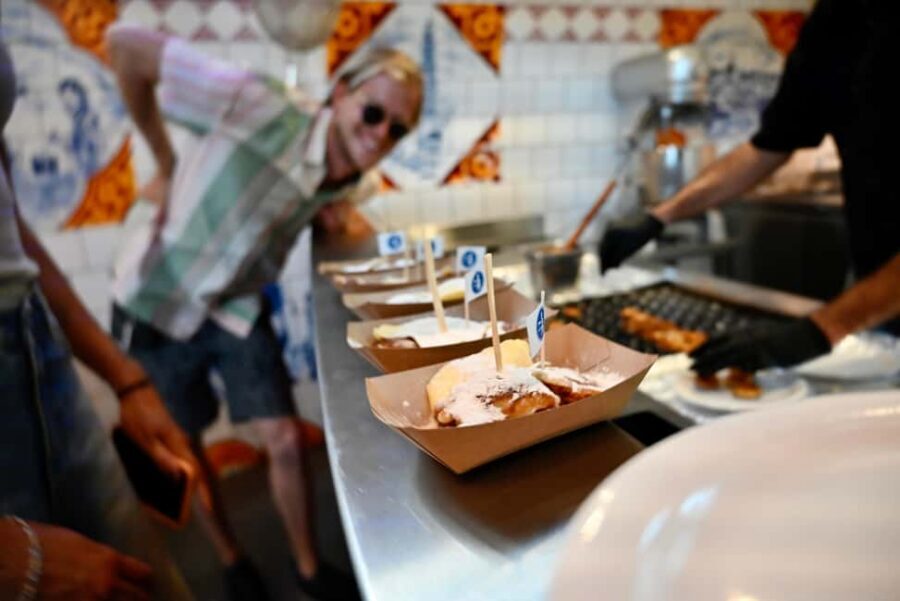 Amsterdam: Food Tour with Drinks by Spui, Canals and Jordaan - Jordaan Walking Tour + Street Food Finish at De Negen Straatjes