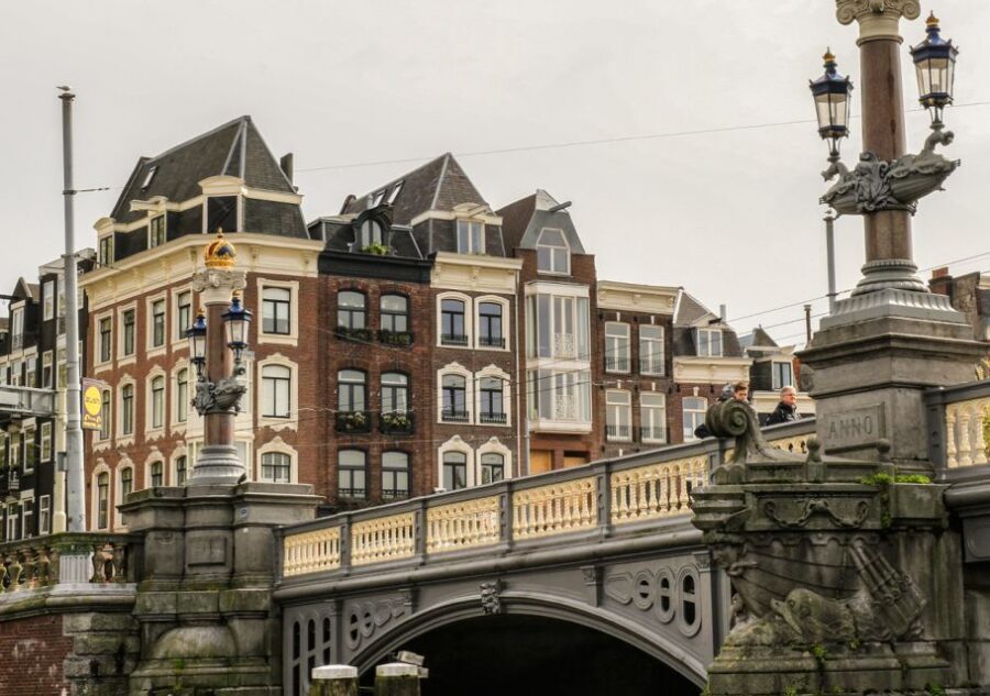 Amsterdam: German Canal Cruise with Unlimited Drinks Option - The route plan: how the stops work in 60 minutes