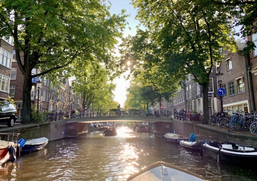 Amsterdam: German Canal Cruise with Unlimited Drinks Option - Price and value: is $25 fair for what you get?
