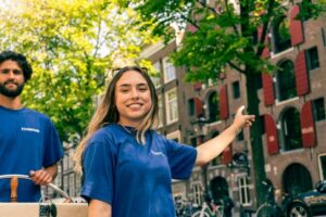 Amsterdam: German Guided Canal Cruise with on Board Bar - Why the Electric Boat Is More Than a Marketing Detail