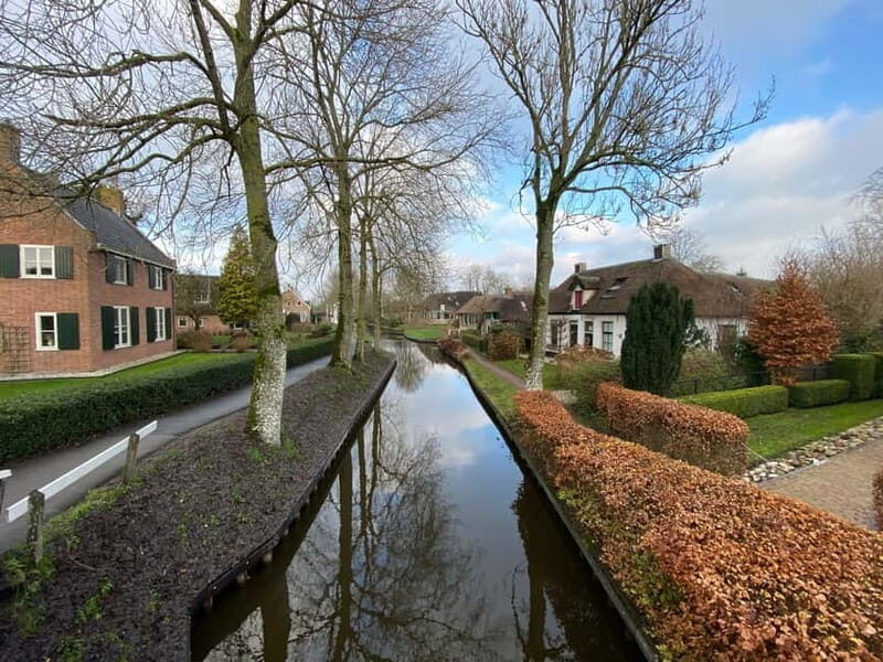 Amsterdam: Giethoorn, Afsluitdijk and Zaanse Schans Day Trip - Giethoorn Car-Free Canals and Your 1-Hour Boat Cruise