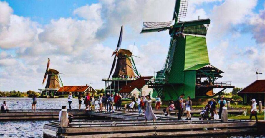 Amsterdam: Giethoorn and Zaanse Schans Windmills Day Tour - Luxury transport that actually helps on a long day