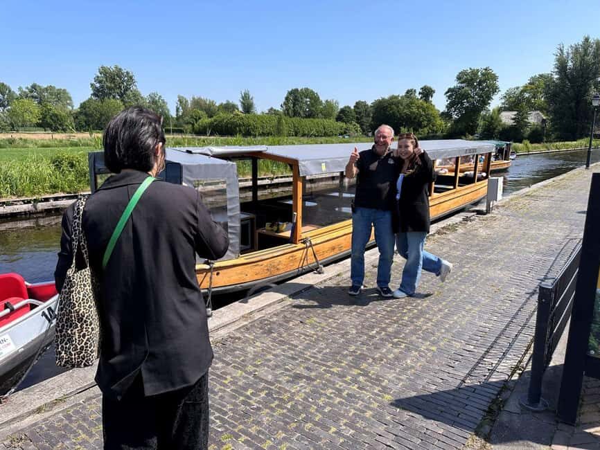 Amsterdam: Giethoorn Day Trip, with several guided options - Boarding the canal cruise: what the skipper adds