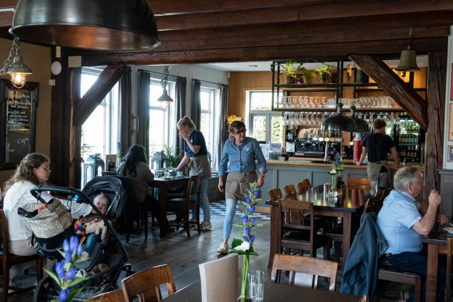 Amsterdam: Giethoorn Tour Scenic Cruise, Cheese & Free Time - Timing that keeps the day from dragging