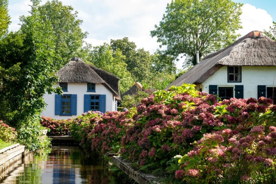 Amsterdam: Giethoorn Tour Scenic Cruise, Cheese & Free Time - Who should book this Giethoorn day trip (and who shouldn’t)