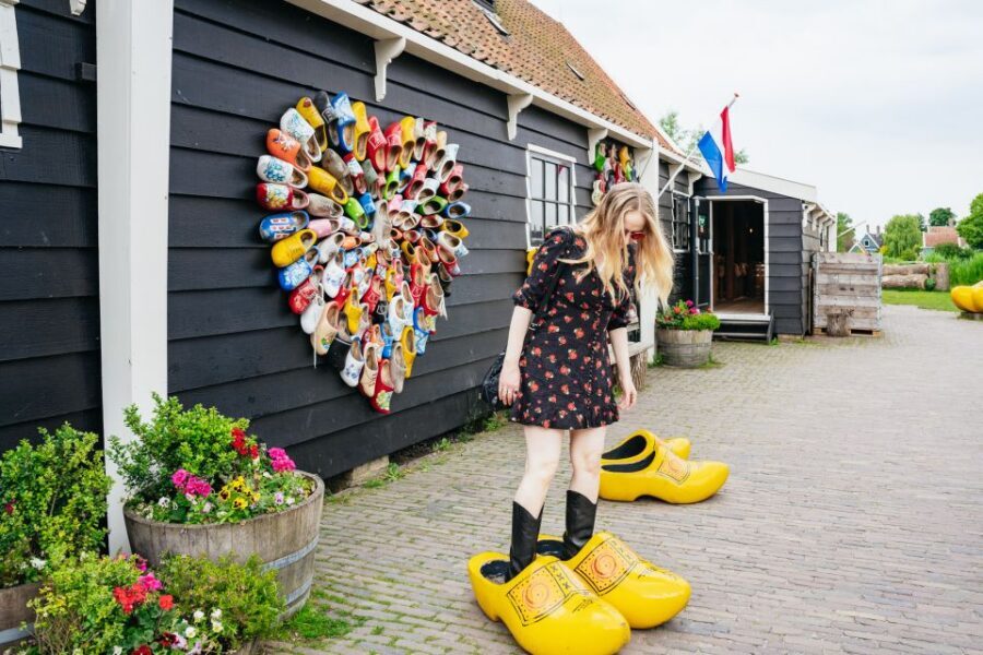 Amsterdam: Giethoorn, Volendam, and Zaanse Schans Tour - A 10-hour sampler of Dutch life: windmills, fishing village, canals