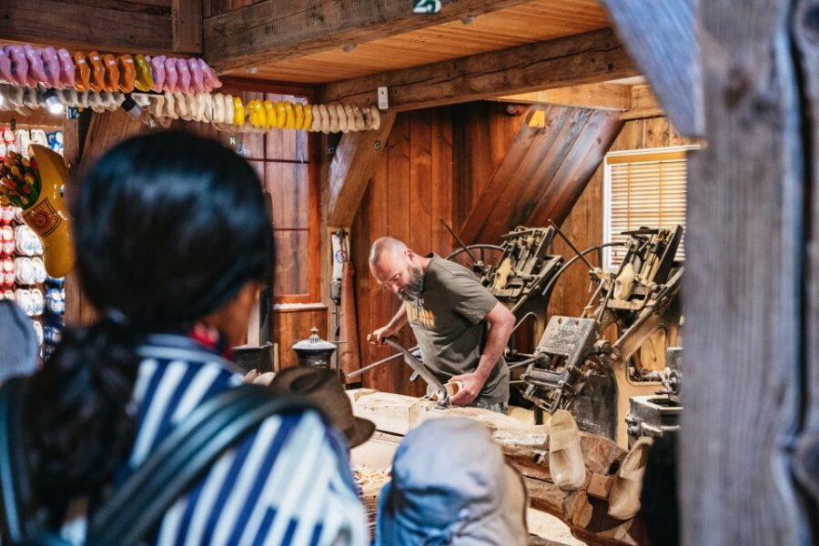 Amsterdam: Giethoorn, Volendam, and Zaanse Schans Tour - Zaanse Schans: windmills, clog craft, and cheese you can smell