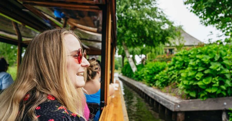 Amsterdam: Giethoorn, Volendam, and Zaanse Schans Tour - The included demonstrations and food tasting: what you’re really paying for