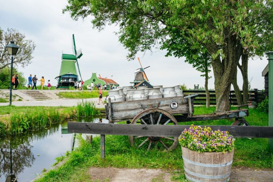 Amsterdam: Giethoorn, Volendam, and Zaanse Schans Tour - Price and value: is $164 per person worth a full-day hit?