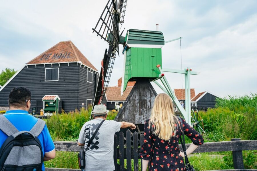 Amsterdam: Giethoorn, Volendam, and Zaanse Schans Tour - Timing, walking, and photo strategy without burning out