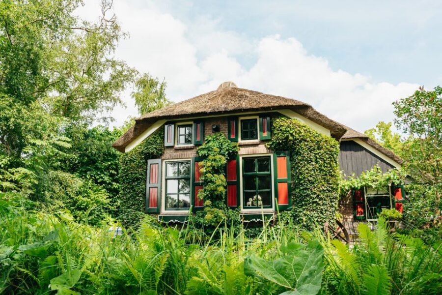 Amsterdam: Giethoorn, Zaandam & Zaanse Schans Tour w/ Pickup - Lunch and Later Free Time in Giethoorn Village