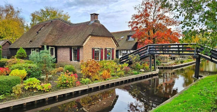 Amsterdam: Giethoorn, Zaandam & Zaanse Schans Tour w/ Pickup - Meet at DoubleTree Amsterdam Centraal and Roll North