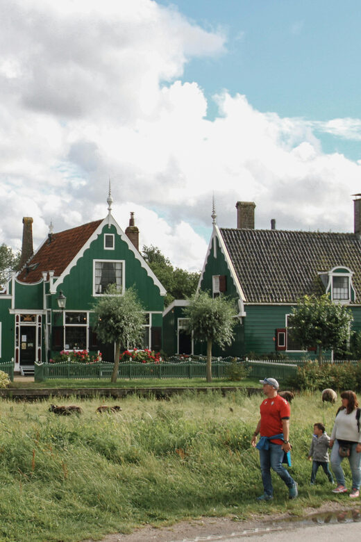 Amsterdam: Giethoorn & Zaanse Schans Small Group Day Trip - Timing and Small-Group Comfort: Why the 9 Hours Feel Manageable