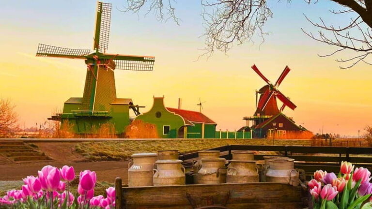 Amsterdam: Giethoorn & Zaanse Schans Small Group Day Trip - Zaanse Schans Windmills: Step Inside and Learn the Mechanics