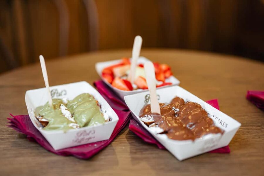 Amsterdam: Guided Cultural Food Tour in English or German - Why the route pairing food + sights works