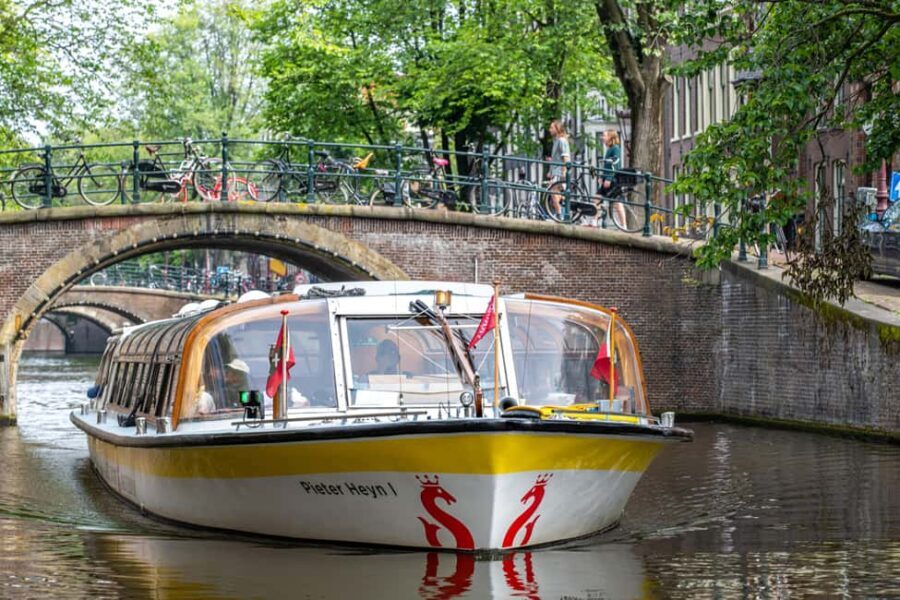Amsterdam: Heated Canal Cruise Including Audioguide - Quick take: what matters most