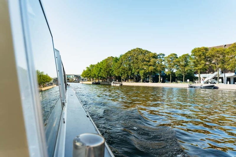 Amsterdam: Heated Canal Cruise Including Audioguide - Comfort Onboard: Heat, Wi‑Fi, and the Toilet Question
