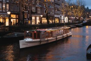 Amsterdam: Heated Canal Cruise with Unlimited Drinks & Bite - Pricing, Value, and Who This Is Best For