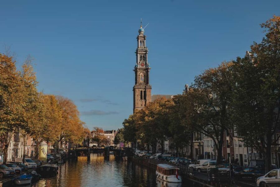 Amsterdam: Heated Canal Cruise with Unlimited Drinks & Bite - Unlimited Drinks and the Included Snack: How It Really Feels