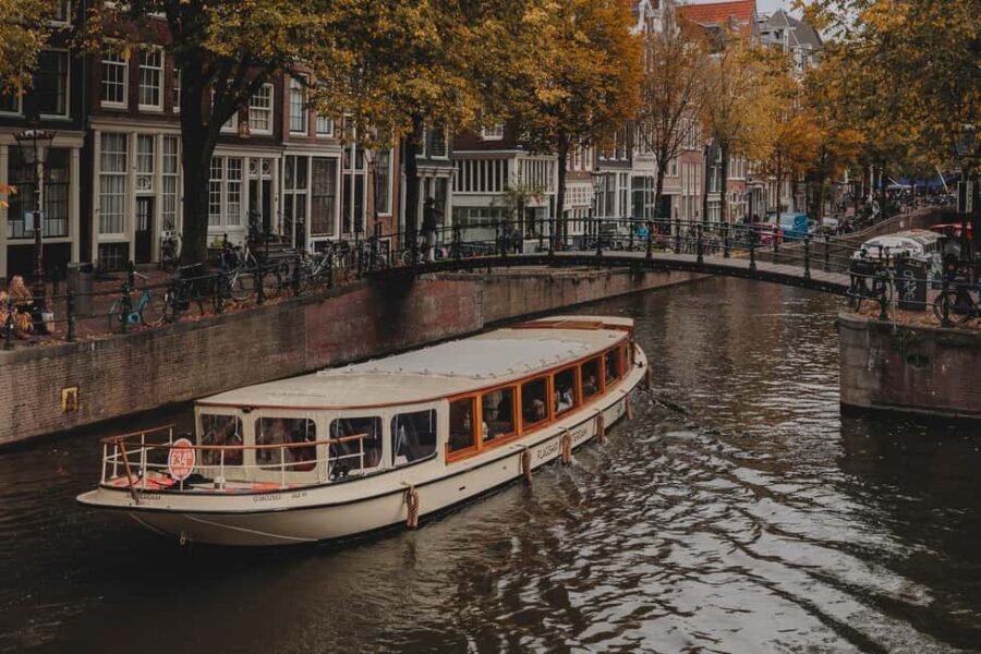 Amsterdam: Heated Canal Cruise with Unlimited Drinks & Bite - Practical Reality Checks: What Not to Miss